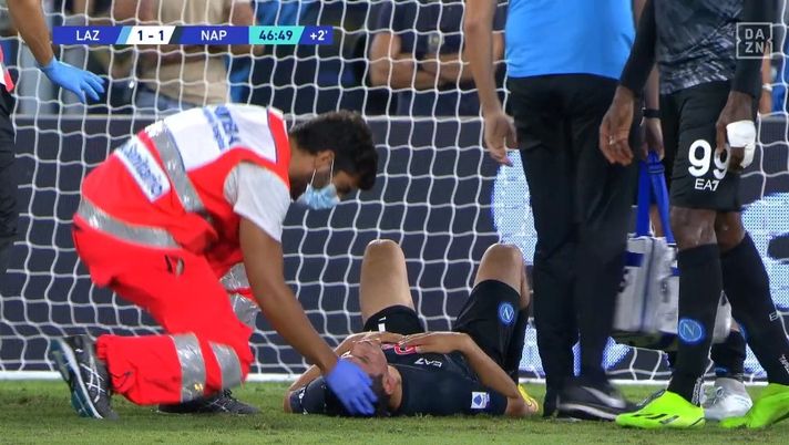 Infortunio Lozano, primi controlli in ospedale: problemi alla mandibola e allo zigomo Infortunio Lozano, primi controlli in ospedale: problemi alla mandibola e allo zigomo - immagine 1