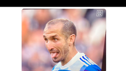 VIDEO / Chiellini in versione Kiss: la linguaccia in Juve-Bologna scatena i social