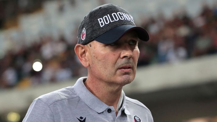 VERONA, ITALY - AUGUST 25: Bologna FC coach Sinisa Mihajlovic looks on during the Serie A match between Hellas Verona and Bologna FC at Stadio Marcantonio Bentegodi on August 25, 2019 in Verona, Italy. (Photo by Emilio Andreoli/Getty Images) VERONA, ITALY - AUGUST 25: Bologna FC coach Sinisa Mihajlovic looks on during the Serie A match between Hellas Verona and Bologna FC at Stadio Marcantonio Bentegodi on August 25, 2019 in Verona, Italy. (Photo by Emilio Andreoli/Getty Images)