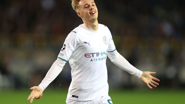 BRUGGE, BELGIUM - OCTOBER 19: Cole Palmer of Manchester City celebrates after scoring their side's fourth goal during the UEFA Champions League group A match between Club Brugge KV and Manchester City at Jan Breydel Stadium on October 19, 2021 in Brugge, Belgium. (Photo by Julian Finney/Getty Images) Palmer, il “golden Boy” che studia da… Foden dopo una carriera a ostacoli - immagine 1