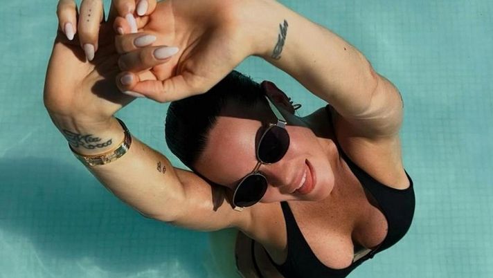 Natalie Weber, che spettacolo. Lady Zarate in costume sfoggia un fisico top: lato B super - immagine 1