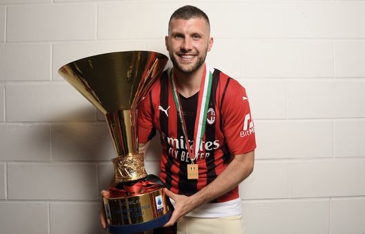 Ante Rebic (attaccante AC Milan) ha vinto uno Scudetto con i rossoneri | Milan News (Getty Images) Ante Rebic AC Milan Scudetto Serie A 2021-2022