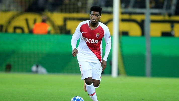 DORTMUND, GERMANY - OCTOBER 03: Emerson of Monaco runs with the ball during the Group A match of the UEFA Champions League between Borussia Dortmund and AS Monaco at Signal Iduna Park on October 3, 2018 in Dortmund, Germany. (Photo by Christof Koepsel/Bongarts/Getty Images) 