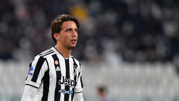 TURIN, ITALY - NOVEMBER 06: Luca Pellegrini of Juventus during the Serie A match between Juventus FC and ACF Fiorentina at Allianz Stadium on November 6, 2021 in Turin, Italy. (Photo by Chris Ricco/Getty Images) Lazio, accordo con la Juventus per Pellegrini: i dettagli su formula e cifre - immagine 1