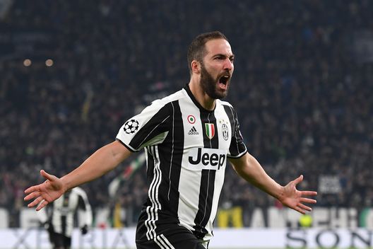 TURIN, ITALY - DECEMBER 07: Gonzalo Higuain of Juventus celebrates after scoring the opening goal during the UEFA Champions League Group H match between Juventus and GNK Dinamo Zagreb at Juventus Stadium on December 7, 2016 in Turin. (Photo by Valerio Pennicino/Getty Images) TURIN, ITALY - DECEMBER 07: Gonzalo Higuain of Juventus celebrates after scoring the opening goal during the UEFA Champions League Group H match between Juventus and GNK Dinamo Zagreb at Juventus Stadium on December 7, 2016 in Turin. (Photo by Valerio Pennicino/Getty Images)