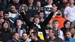 Tutti sotto la curva, Swansea è festa con i tifosi: derby vinto con un poker pesante