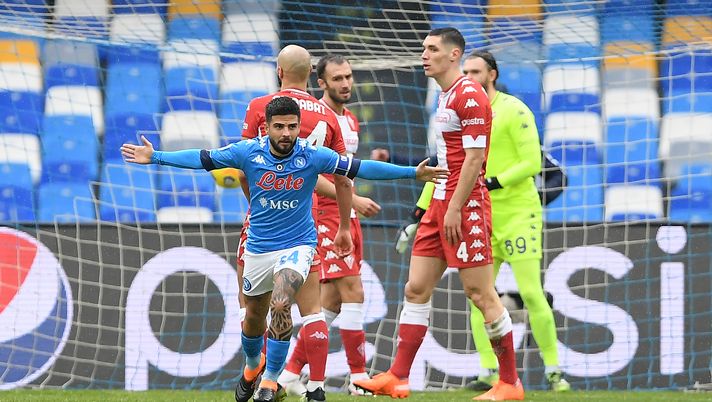 NAPLES, ITALY - JANUARY 17: Lorenzo Insigne of S.S.C. Napoli celebrates after scoring their team's first goal during the Serie A match between SSC Napoli and ACF Fiorentina at Stadio Diego Armando Maradona on January 17, 2021 in Naples, Italy. Sporting stadiums around Italy remain under strict restrictions due to the Coronavirus Pandemic as Government social distancing laws prohibit fans inside venues resulting in games being played behind closed doors. (Photo by Francesco Pecoraro/Getty Images) NAPLES, ITALY - JANUARY 17: Lorenzo Insigne of S.S.C. Napoli celebrates after scoring their team's first goal during the Serie A match between SSC Napoli and ACF Fiorentina at Stadio Diego Armando Maradona on January 17, 2021 in Naples, Italy. Sporting stadiums around Italy remain under strict restrictions due to the Coronavirus Pandemic as Government social distancing laws prohibit fans inside venues resulting in games being played behind closed doors. (Photo by Francesco Pecoraro/Getty Images)
