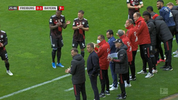 VIDEO Bayern Monaco, Lewandowski nella storia: fa 40, omaggia Müller e lo festeggiano così
