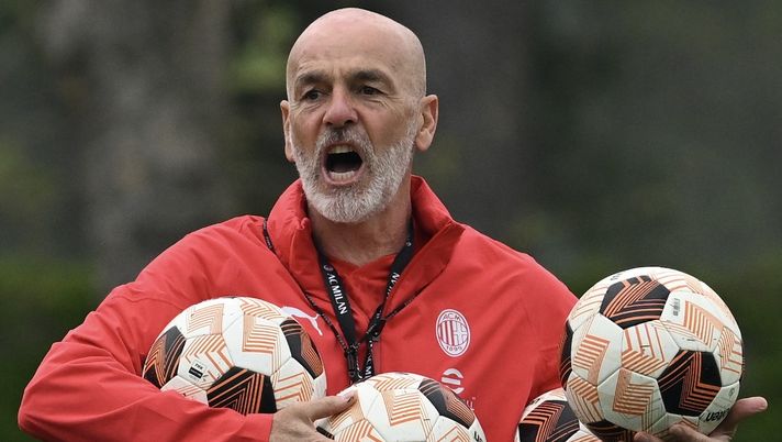 Stefano Pioli AC Milan allenamento Milanello