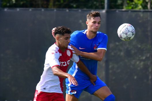 Twitter @AZAlkmaar Infortunio Vanhausden, all. AZ: “Troppo triste per trovare le parole. Ora deve…”- immagine 2