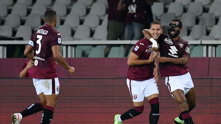 TURIN, ITALY - SEPTEMBER 23: Marko Pjaca of Torino FC celebrates an opening goal with his team mates during the Serie A match between Torino FC v SS Lazio at Stadio Olimpico di Torino on September 23, 2021 in Turin, Italy. (Photo by Marco Rosi - SS Lazio/Getty Images) TURIN, ITALY - SEPTEMBER 23: Marko Pjaca of Torino FC celebrates an opening goal with his team mates during the Serie A match between Torino FC v SS Lazio at Stadio Olimpico di Torino on September 23, 2021 in Turin, Italy. (Photo by Marco Rosi - SS Lazio/Getty Images)
