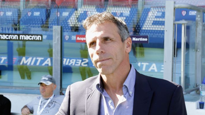 CAGLIARI, ITALY - OCTOBER 15: Gianfranco Zola seen during the Serie A match between Cagliari Calcio and Genoa CFC at Stadio Sant'Elia on October 15, 2017 in Cagliari, Italy. (Photo by Enrico Locci/Getty Images) CAGLIARI, ITALY - OCTOBER 15: Gianfranco Zola seen during the Serie A match between Cagliari Calcio and Genoa CFC at Stadio Sant'Elia on October 15, 2017 in Cagliari, Italy. (Photo by Enrico Locci/Getty Images)