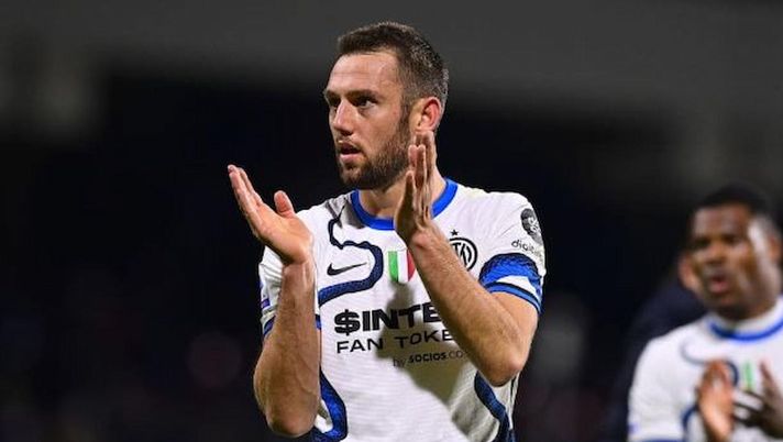 Inter, De Vrij vince la battaglia contro i suoi ex agenti. Risarcimento da 4,75 milioni di euro - immagine 1