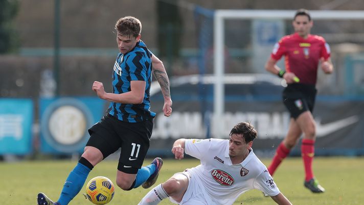 MILAN, ITALY - JANUARY 23: Nicholas Bonfanti of FC Internazionale competes for the ball during the Primavera 1 TIM match between FC Internazionale U19 and Torino FC U19 at Suning Youth Development Centre in memory of Giacinto Facchetti on January 23, 2021 in Milan, Italy. (Photo by Emilio Andreoli - Inter/Inter via Getty Images) MILAN, ITALY - JANUARY 23: Nicholas Bonfanti of FC Internazionale competes for the ball during the Primavera 1 TIM match between FC Internazionale U19 and Torino FC U19 at Suning Youth Development Centre in memory of Giacinto Facchetti on January 23, 2021 in Milan, Italy. (Photo by Emilio Andreoli - Inter/Inter via Getty Images)