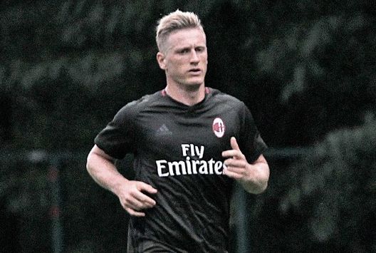 Ignazio Abate si allena a Milanello (credits: acmilan.com) Ignazio Abate si allena a Milanello (credits: acmilan.com)