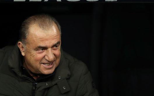 Fatih Terim: bocche cucite sulla formazione, ma cordoni della borsa aperti per i giocatori in vista del derby di Istanbul Fatih Terim: bocche cucite sulla formazione, ma cordoni della borsa aperti per i giocatori in vista del derby di Istanbul
