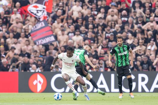 Rafael Leao (attaccante AC Milan) qui durante Sassuolo-Milan 0-3 (Serie A 2022-2023) | News (Getty Images) Rafael Leao AC Milan Sassuolo-Milan 0-3 Serie A 2021-2022