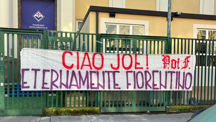FOTO VN – Barone, striscione al Franchi: “Ciao Joe! Eternamente Fiorentino” - immagine 1