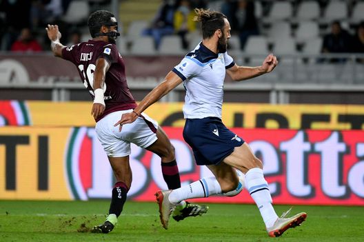 TURIN, ITALY - SEPTEMBER 23: Vedat Muriqi of SS Lazio compete for the ball with Koffi Djidji of Torino FC during the Serie A match between Torino FC v SS Lazio at Stadio Olimpico di Torino on September 23, 2021 in Turin, Italy. (Photo by Marco Rosi - SS Lazio/Getty Images) TURIN, ITALY - SEPTEMBER 23: Vedat Muriqi of SS Lazio compete for the ball with Koffi Djidji of Torino FC during the Serie A match between Torino FC v SS Lazio at Stadio Olimpico di Torino on September 23, 2021 in Turin, Italy. (Photo by Marco Rosi - SS Lazio/Getty Images)