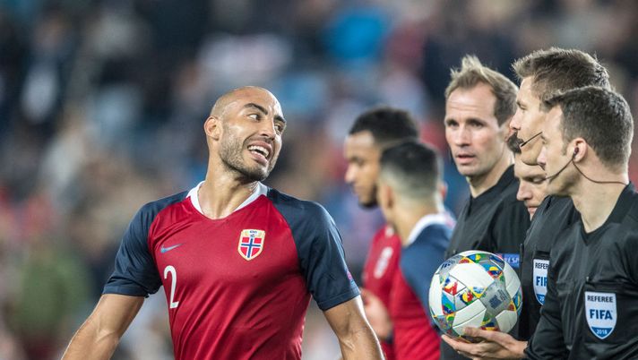 OSLO, NORWAY - OCTOBER 13: Haitam Aleesami  of Norway , Referee Daniel Siebert of Germany during the UEFA Nations League C group three match between Norway and Slovenia at Ullevaal Stadion on October 13, 2018 in Oslo, Norway. (Photo by Trond Tandberg/Getty Images) 