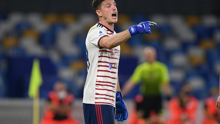 NAPLES, ITALY - SEPTEMBER 26: Alessio Cragno of Cagliari Calcio during the Serie A match between SSC Napoli and Cagliari Calcio at Stadio Diego Armando Maradona on September 26, 2021 in Naples, Italy. (Photo by Francesco Pecoraro/Getty Images) Consigli Fantacalcio, 3 portieri per la 38a giornata: Cragno per la salvezza, Musso per l’Europa - immagine 1