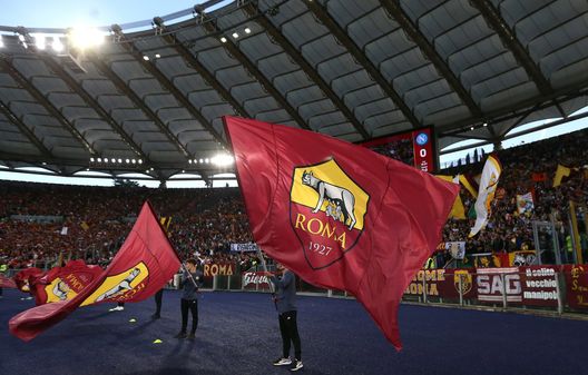 (Photo by Paolo Bruno/Getty Images) La vittoria della Conference fa impazzire i tifosi della Roma: boom di abbonamenti!- immagine 2