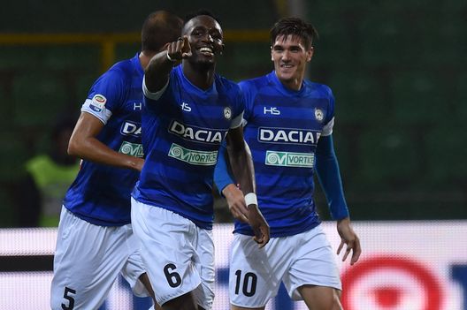  PALERMO, ITALY - OCTOBER 27: Mohamed Seko Fofana of Udinese celebrates after scoring his team's third goal during the Serie A match between US Citta di Palermo and Udinese Calcio at Stadio Renzo Barbera on October 27, 2016 in Palermo, Italy. (Photo by Tullio M. Puglia/Getty Images) 