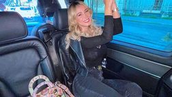 Diletta Leotta pronta per una nuova giornata di lavoro: look total black
