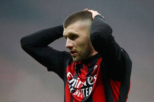 MILAN, ITALY - DECEMBER 23: Ante Rebic of AC Milan reacts during the Serie A match between AC Milan and SS Lazio at Stadio Giuseppe Meazza on December 23, 2020 in Milan, Italy. Sporting stadiums around Italy remain under strict restrictions due to the Coronavirus Pandemic as Government social distancing laws prohibit fans inside venues resulting in games being played behind closed doors. (Photo by Marco Luzzani/Getty Images) MILAN, ITALY - DECEMBER 23: Ante Rebic of AC Milan reacts during the Serie A match between AC Milan and SS Lazio at Stadio Giuseppe Meazza on December 23, 2020 in Milan, Italy. Sporting stadiums around Italy remain under strict restrictions due to the Coronavirus Pandemic as Government social distancing laws prohibit fans inside venues resulting in games being played behind closed doors. (Photo by Marco Luzzani/Getty Images)