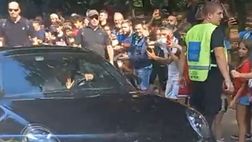 Milan, in ritiro è accoglienza da brividi per Maldini e Massara (VIDEO)