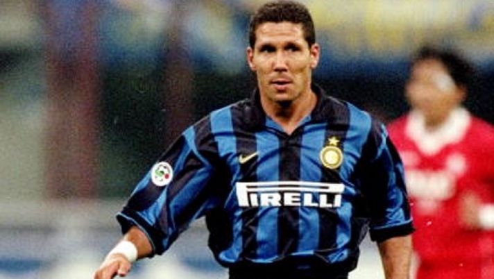Simeone compie 48 anni, il messaggio dell’Inter: “Cholo, sei entrato nel cuore degli interisti” Simeone compie 48 anni, il messaggio dell’Inter: “Cholo, sei entrato nel cuore degli interisti”