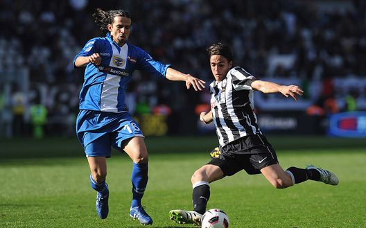 TURIN, ITALY - MARCH 20: Alessandro Matri of Juventus (R) in action against Victor Hugo Mareco of Brescia Calcio during the Serie A match between Juventus FC and Brescia Calcio at Olimpico Stadium on March 20, 2011 in Turin, Italy. (Photo by Valerio Pennicino/Getty Images) TURIN, ITALY - MARCH 20: Alessandro Matri of Juventus (R) in action against Victor Hugo Mareco of Brescia Calcio during the Serie A match between Juventus FC and Brescia Calcio at Olimpico Stadium on March 20, 2011 in Turin, Italy. (Photo by Valerio Pennicino/Getty Images)