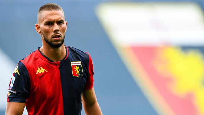 GENOA, ITALY - SEPTEMBER 20: Marko Pjaca of Genoa looks on during the Serie A match between Genoa CFC and Fc Crotone at Stadio Luigi Ferraris on September 20, 2020 in Genoa, Italy. (Photo by Paolo Rattini/Getty Images) GENOA, ITALY - SEPTEMBER 20: Marko Pjaca of Genoa looks on during the Serie A match between Genoa CFC and Fc Crotone at Stadio Luigi Ferraris on September 20, 2020 in Genoa, Italy. (Photo by Paolo Rattini/Getty Images)