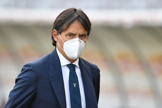 TURIN, ITALY - NOVEMBER 01: SS Lazio head coach Simone Inzaghi looks on during the Serie A match between Torino FC and SS Lazio at Stadio Olimpico di Torino on November 1, 2020 in Turin, Italy. (Photo by Valerio Pennicino/Getty Images) TURIN, ITALY - NOVEMBER 01: SS Lazio head coach Simone Inzaghi looks on during the Serie A match between Torino FC and SS Lazio at Stadio Olimpico di Torino on November 1, 2020 in Turin, Italy. (Photo by Valerio Pennicino/Getty Images)