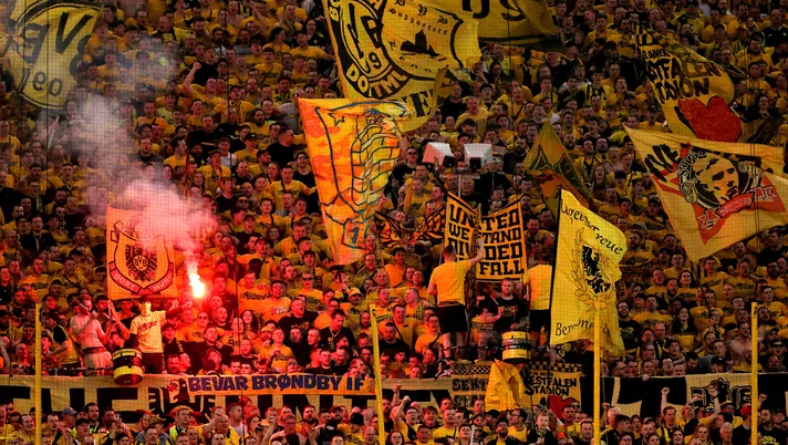 FOTO Tifosi Dortmund: “Vergogna Padova e Palermo”. C’entra gemellaggio col Napoli - immagine 1