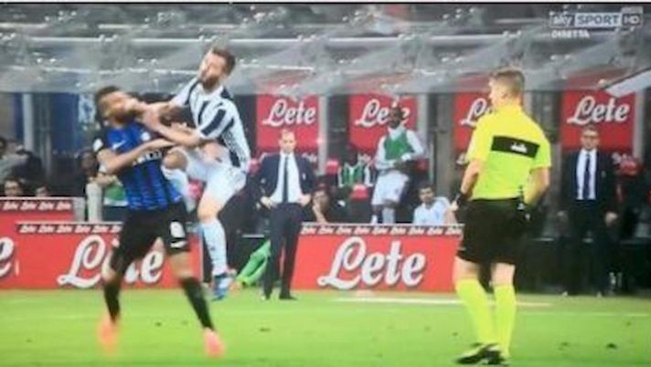Pjanic-Rafinha, Le Iene ritrovano video originale. Dal VAR a Orsato: &#8220;E&#8217; giallo! Certo!&#8221; 