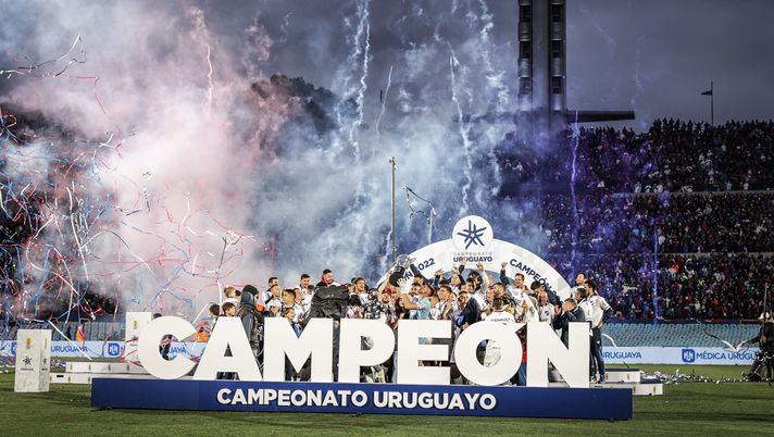 Vince il derby e conquista il titolo: estasi Luis Suarez con il “suo” Nacional - immagine 1