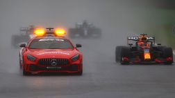 F.1, la pioggia ferma la gara: percorsi solo due giri e vince Verstappen