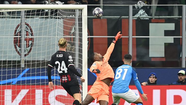 Mike Maignan, portiere Milan contro il Napoli