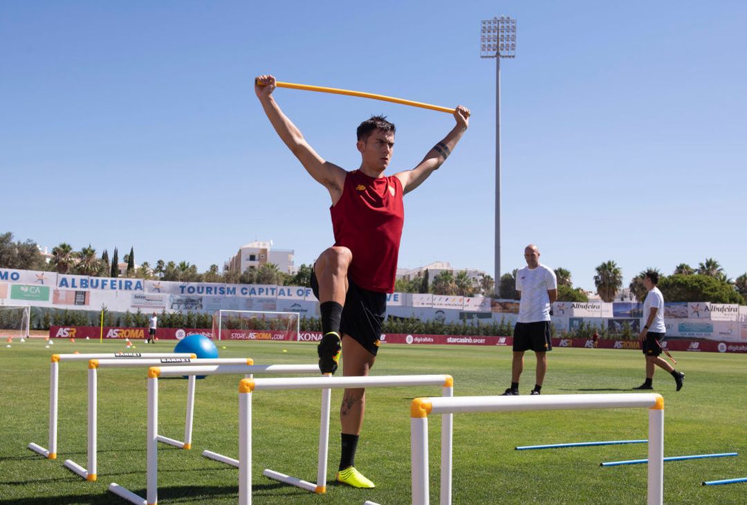 Allenamento mattutino per Paulo Dybala – FOTO GALLERY - immagine 17