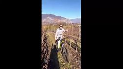 VIDEO / Diletta in bici nel vigneto. C’è anche Elodie…