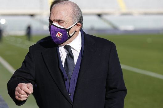FLORENCE, ITALY - JANUARY 13: Rocco Commisso president of ACF Fiorentina during the Coppa Italia match between ACF Fiorentina and FC Internazionale at Artemio Franchi on January 13, 2021 in Florence, Italy. Sporting stadiums around Italy remain under strict restrictions due to the Coronavirus Pandemic as Government social distancing laws prohibit fans inside venues resulting in games being played behind closed doors. (Photo by Gabriele Maltinti/Getty Images) FLORENCE, ITALY - JANUARY 13: Rocco Commisso president of ACF Fiorentina during the Coppa Italia match between ACF Fiorentina and FC Internazionale at Artemio Franchi on January 13, 2021 in Florence, Italy. Sporting stadiums around Italy remain under strict restrictions due to the Coronavirus Pandemic as Government social distancing laws prohibit fans inside venues resulting in games being played behind closed doors. (Photo by Gabriele Maltinti/Getty Images)