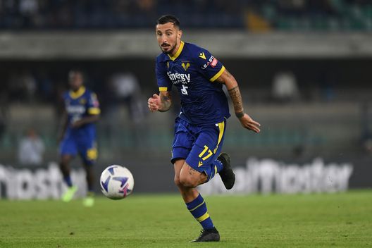 VERONA, ITALY - OCTOBER 03: Federico Ceccherini of Hellas Verona in action during the Serie A match between Hellas Verona and Udinese Calcio at Stadio Marcantonio Bentegodi on October 03, 2022 in Verona, Italy. (Photo by Alessandro Sabattini/Getty Images) Ex Fiorentina, Ceccherini è il desiderio di Nicola: sul piatto anche Bonazzoli?- immagine 2