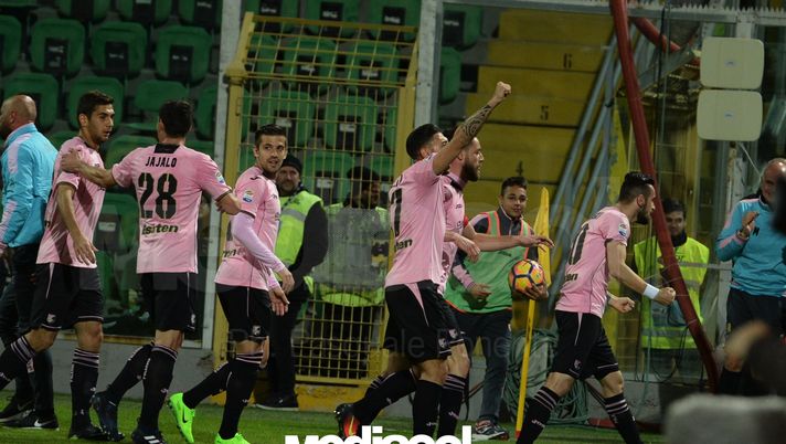 VIDEO Serie A, Palermo-Crotone 1-0: i rosa tornano al successo, gli highlights VIDEO Serie A, Palermo-Crotone 1-0: i rosa tornano al successo, gli highlights