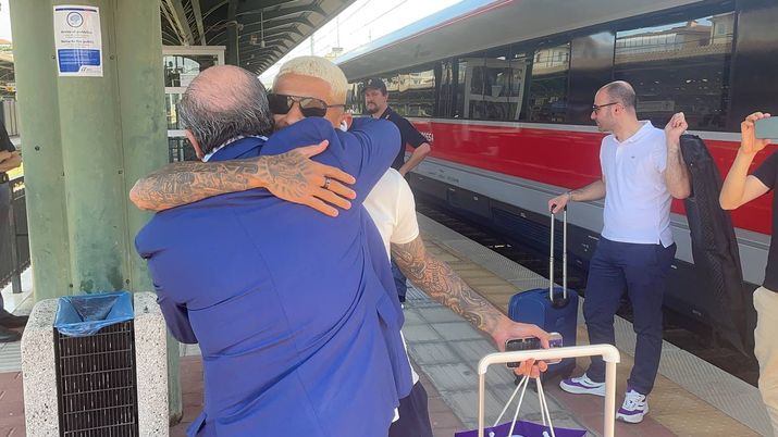 FOTO VN – Abbraccio spettacolare tra Commisso e Dodò - immagine 1