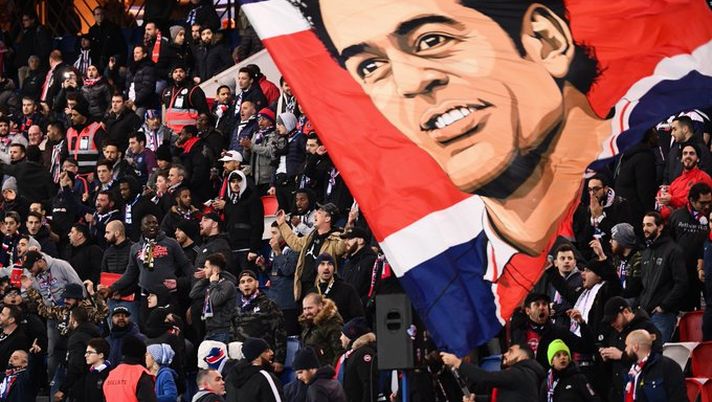 Il brasiliano Raì sempre nel cuore dei tifosi parigini 