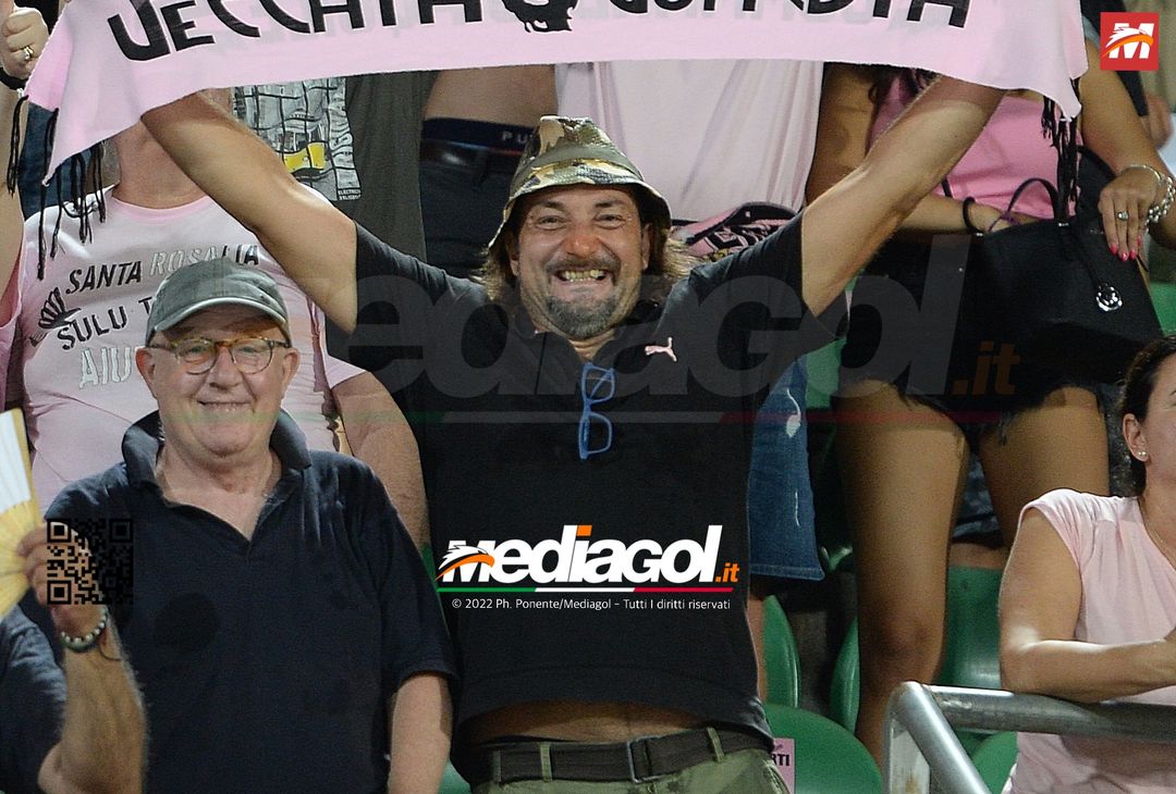FOTOTIFO, Palermo-Genoa 1-0: i tifosi allo stadio “Renzo Barbera” (Gallery) - immagine 66