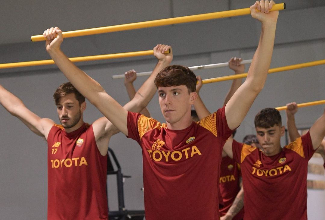 Trigoria, palestra per chi ha giocato ieri. Karsdorp in campo – FOTO GALLERY - immagine 55