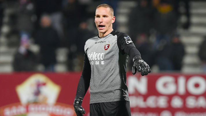 Boris Radunovic con la maglia della Salernitana.  Boris Radunovic con la maglia della Salernitana.