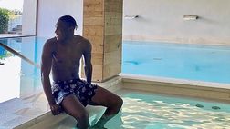 Fausto Leali a rischio squalifica dopo la frase razzista, Enock sbotta: “Io e la mia famiglia…”